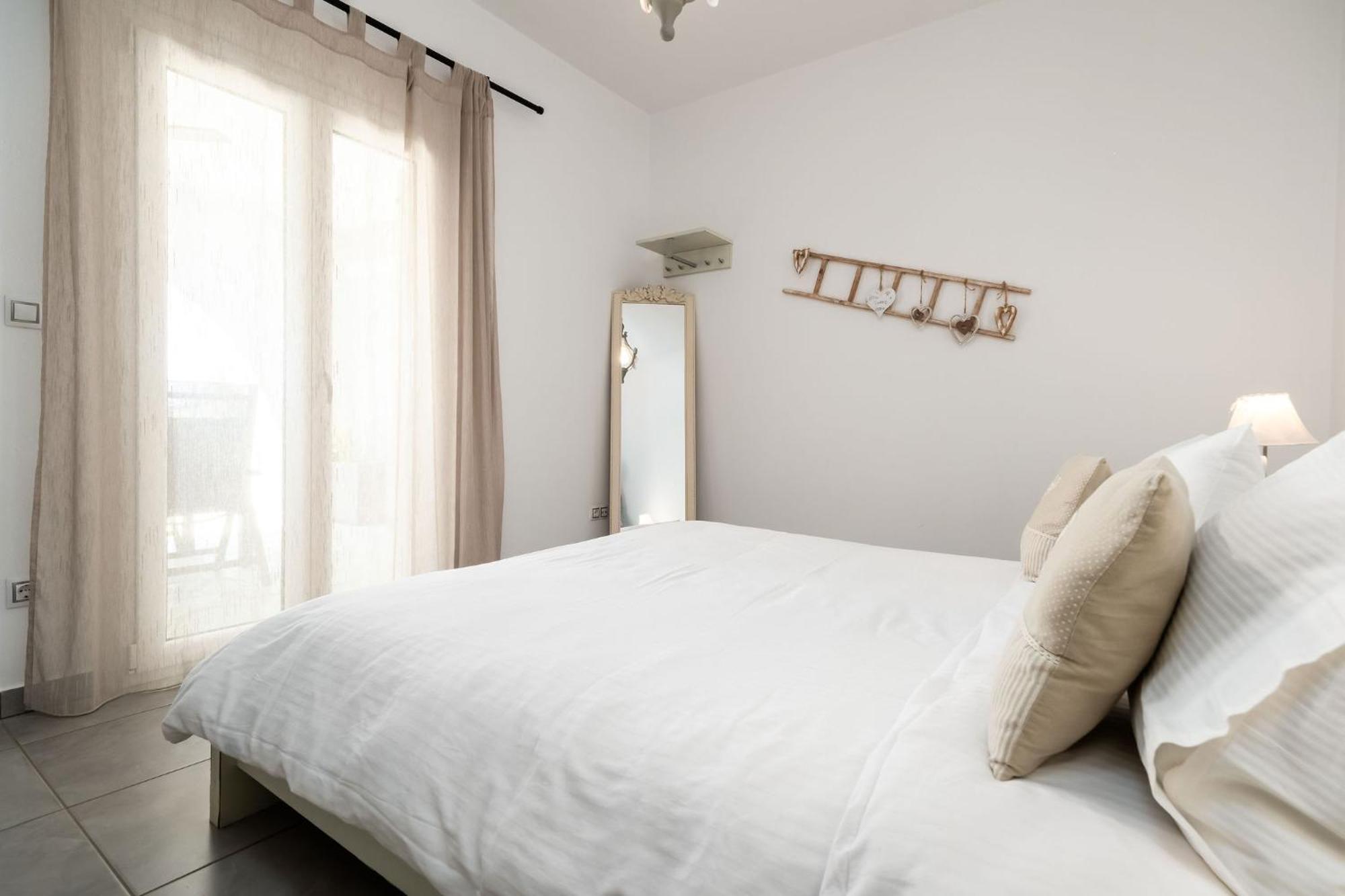 Azzurro Bianco Suites Páros 외부 사진