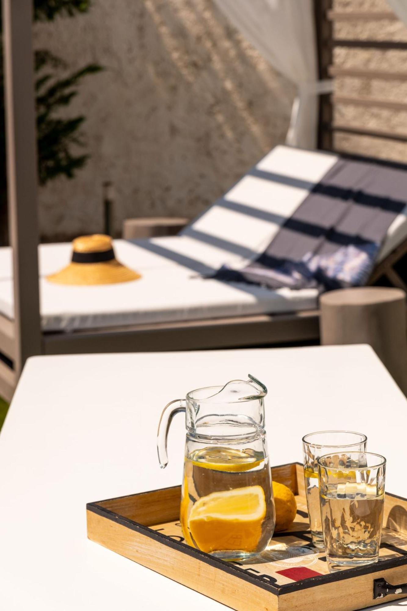 Azzurro Bianco Suites Páros 외부 사진